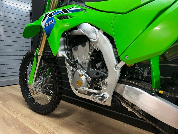 2026 Kawasaki 2026 Kawasaki KX252 MOTOCROSS Green