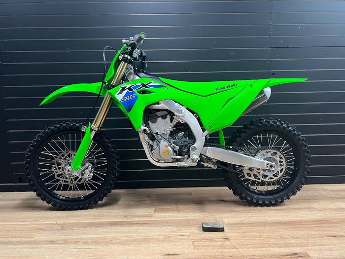2026 Kawasaki 2026 Kawasaki KX252 MOTOCROSS Green