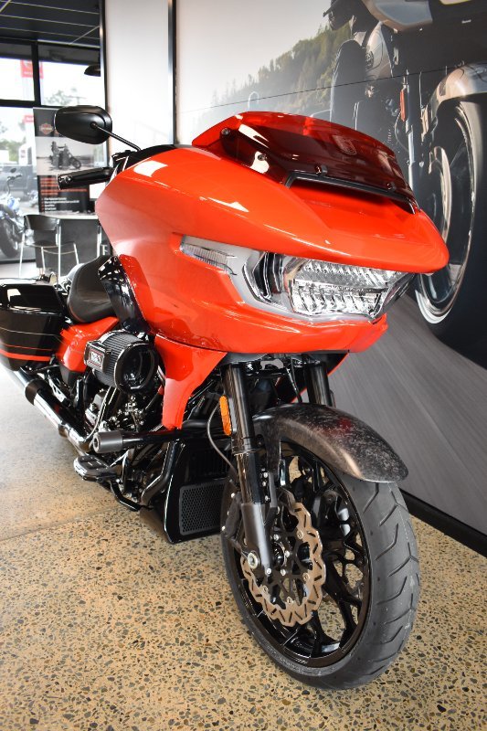 2026 HARLEY-DAVIDSON FLTRXSTSE CVO RD GLIDE ST 121