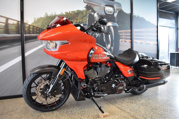 2026 HARLEY-DAVIDSON FLTRXSTSE CVO RD GLIDE ST 121