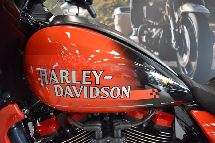 2026 HARLEY-DAVIDSON FLTRXSTSE CVO RD GLIDE ST 121