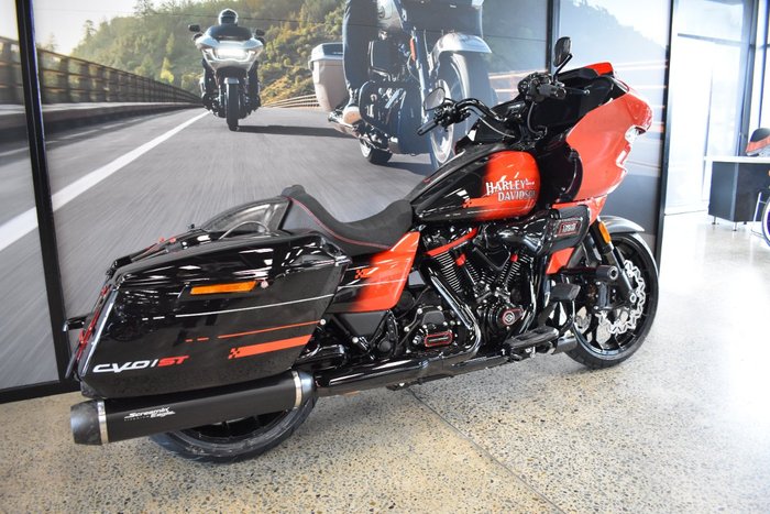 2026 HARLEY-DAVIDSON FLTRXSTSE CVO RD GLIDE ST 121