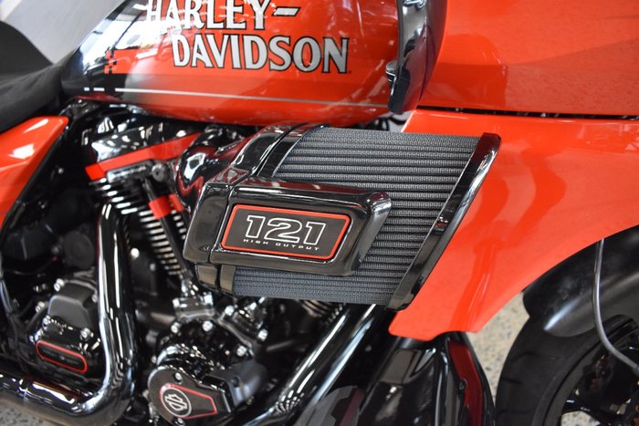 2026 HARLEY-DAVIDSON FLTRXSTSE CVO RD GLIDE ST 121