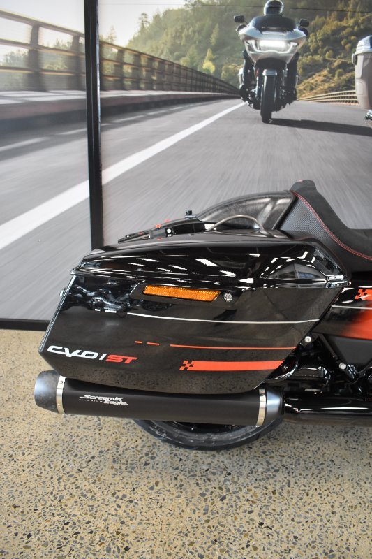 2026 HARLEY-DAVIDSON FLTRXSTSE CVO RD GLIDE ST 121