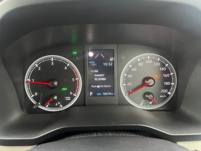 2022 Toyota Hiace Commuter