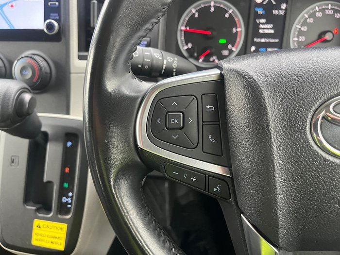 2022 Toyota Hiace Commuter