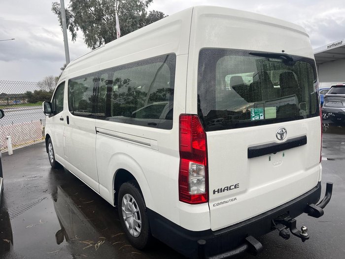 2022 Toyota Hiace Commuter