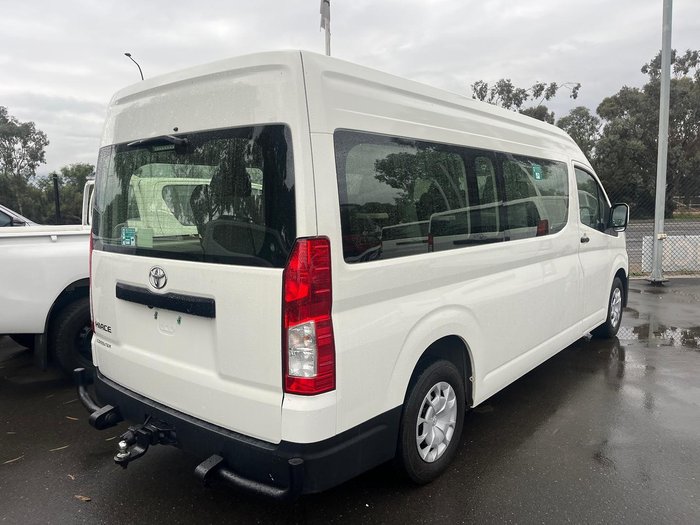 2022 Toyota Hiace Commuter