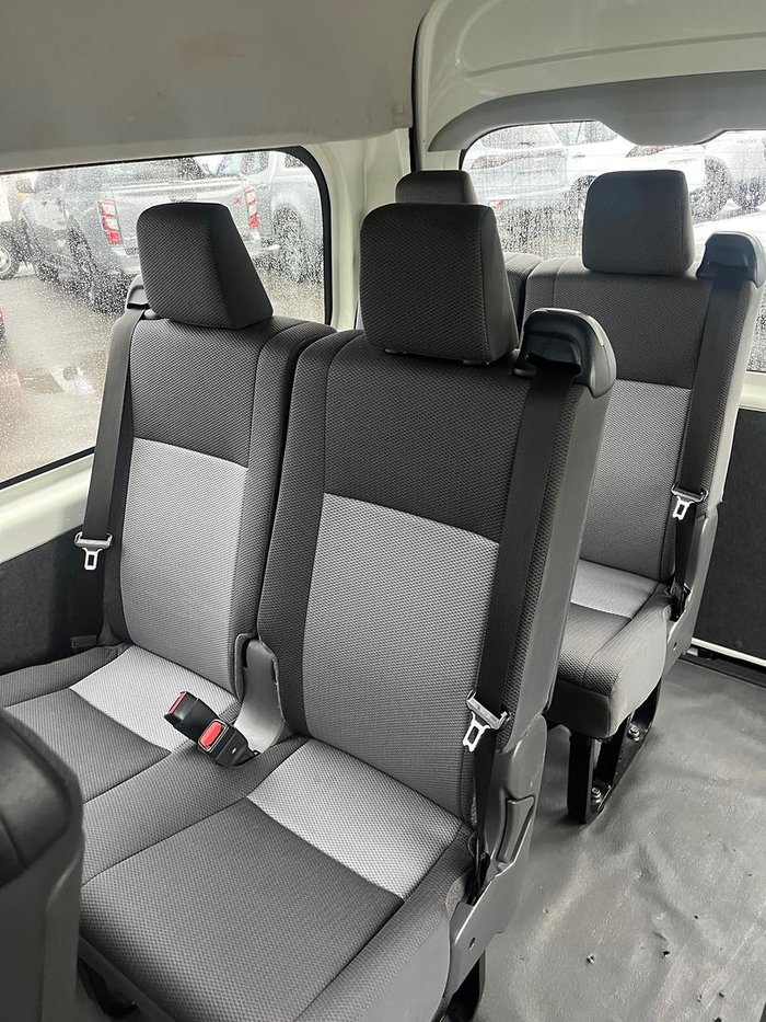 2022 Toyota Hiace Commuter