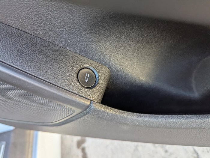 2016 Holden Commodore SV6 VF Series II MY16 Nitrate