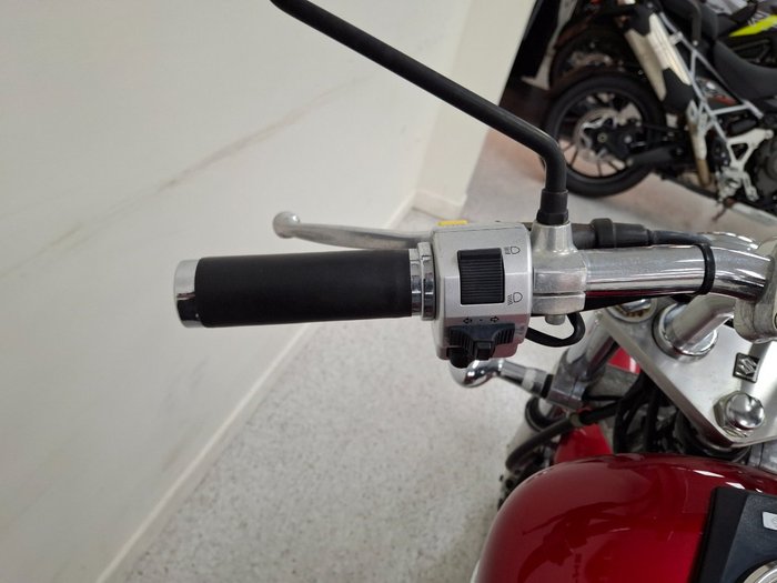 2015 Suzuki BOULEVARD S40 Red