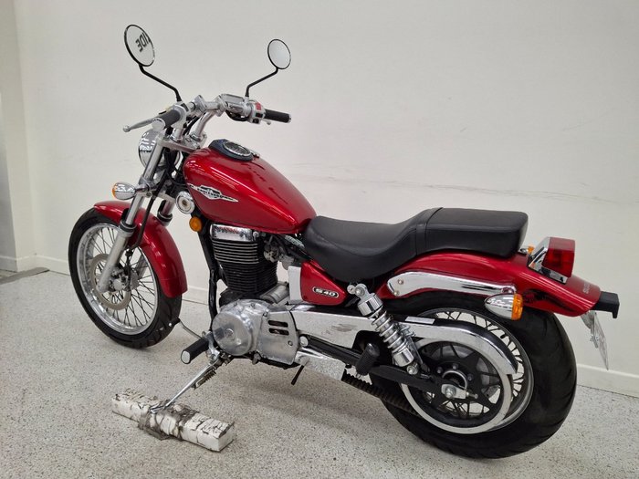 2015 Suzuki BOULEVARD S40 Red