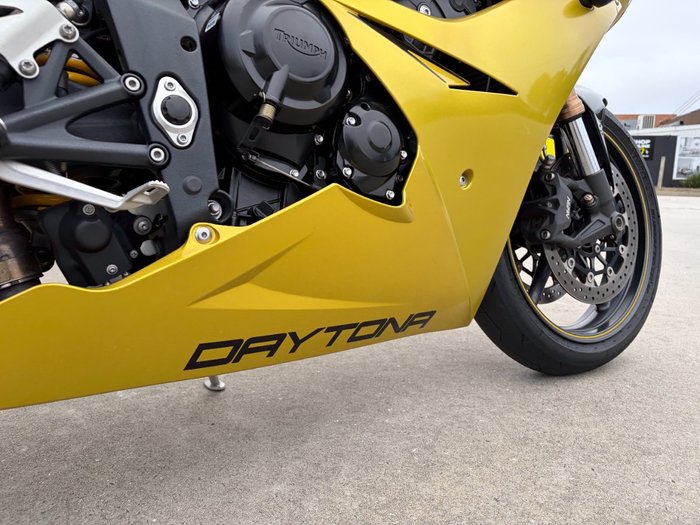 2012 Triumph DAYTONA 675 Yellow