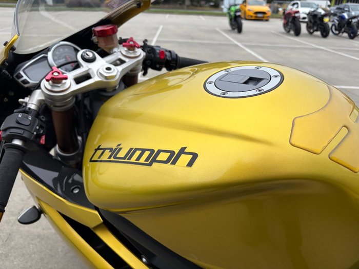 2012 Triumph DAYTONA 675 Yellow