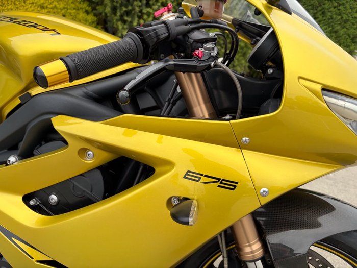 2012 Triumph DAYTONA 675 Yellow