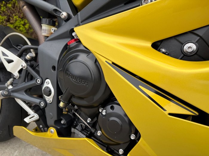 2012 Triumph DAYTONA 675 Yellow