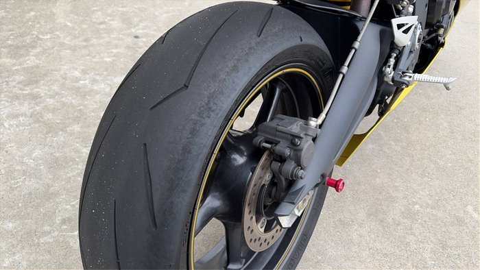 2012 Triumph DAYTONA 675 Yellow