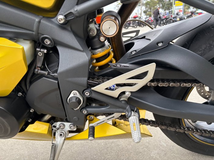 2012 Triumph DAYTONA 675 Yellow