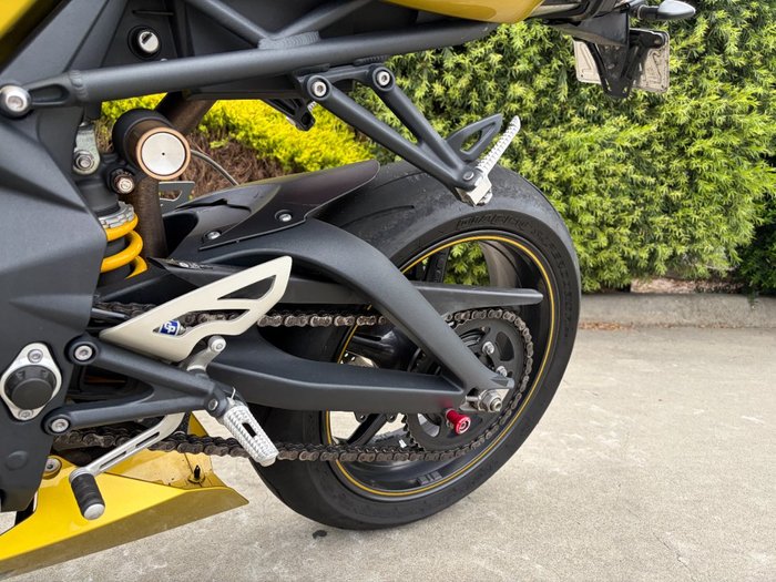 2012 Triumph DAYTONA 675 Yellow