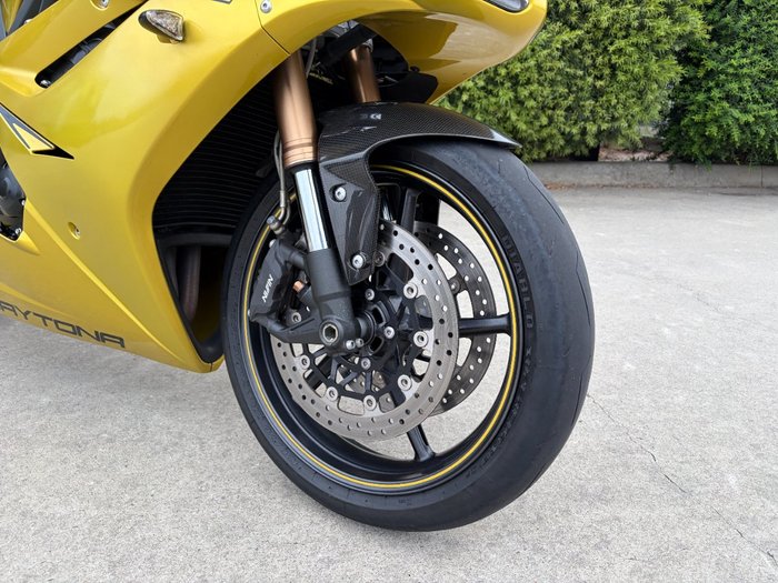 2012 Triumph DAYTONA 675 Yellow