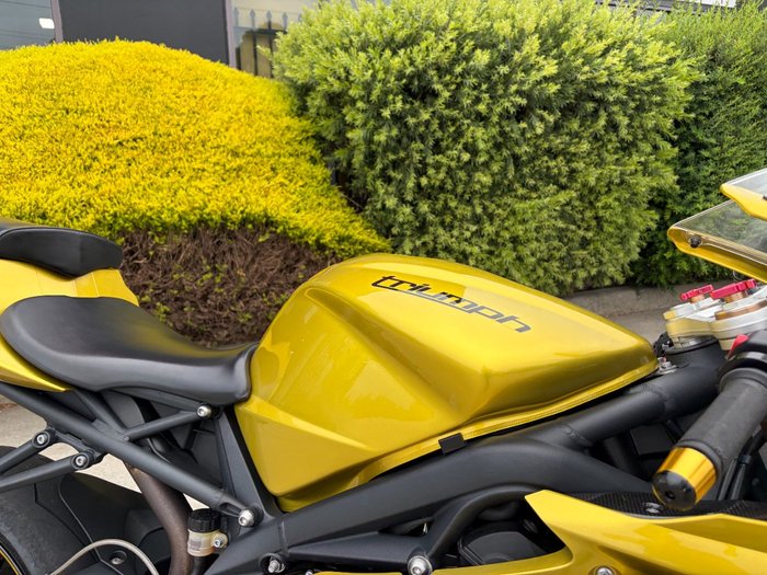 2012 Triumph DAYTONA 675 Yellow