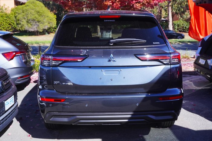 2026 Mitsubishi Outlander LS