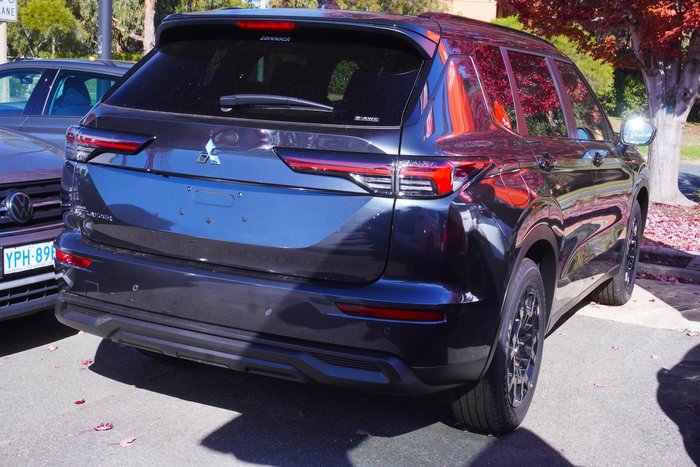 2026 Mitsubishi Outlander LS
