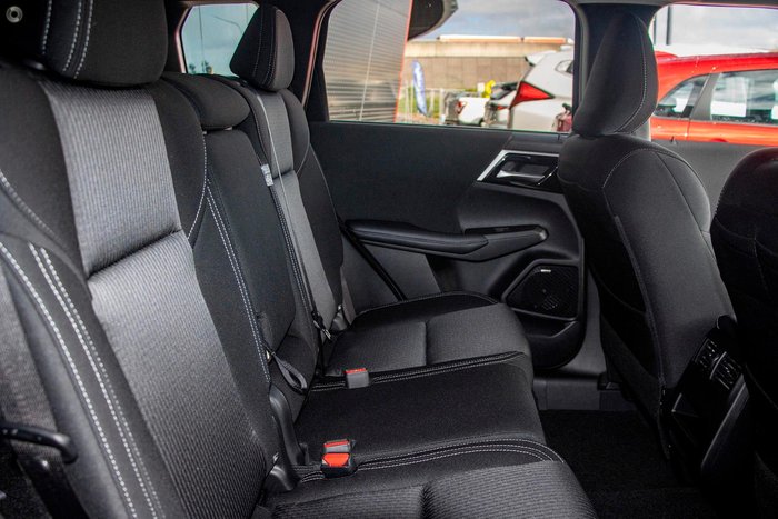 2026 Mitsubishi Outlander LS