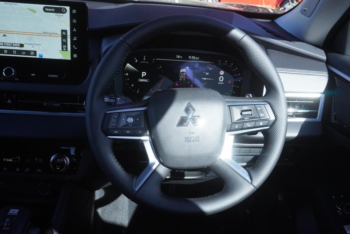 2026 Mitsubishi Outlander LS