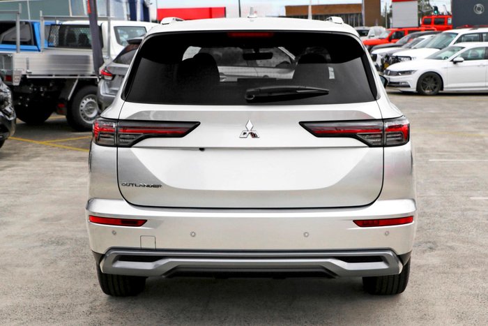 2025 Mitsubishi Outlander LS