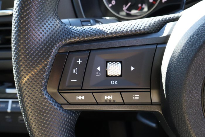 2025 Mitsubishi Triton GLX+