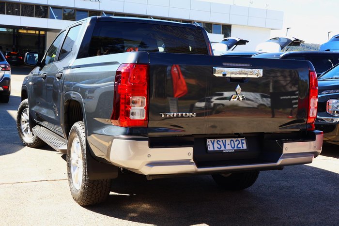 2025 Mitsubishi Triton GLX+