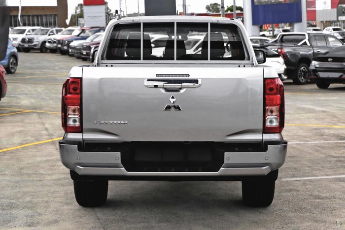 2025 Mitsubishi Triton GLX