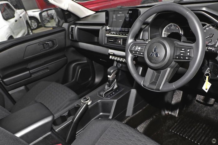 2025 Mitsubishi Triton GLX