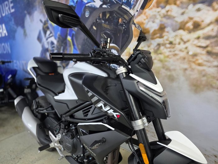 2024 CFMOTO 450 NK WHITE