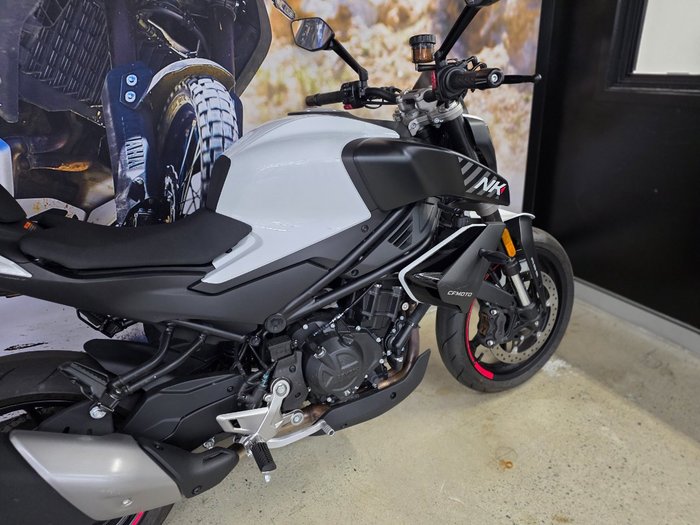 2024 CFMOTO 450 NK WHITE