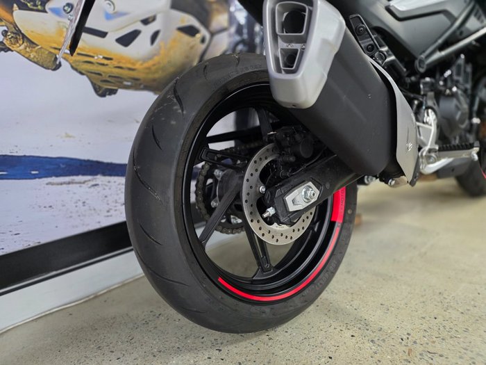 2024 CFMOTO 450 NK WHITE