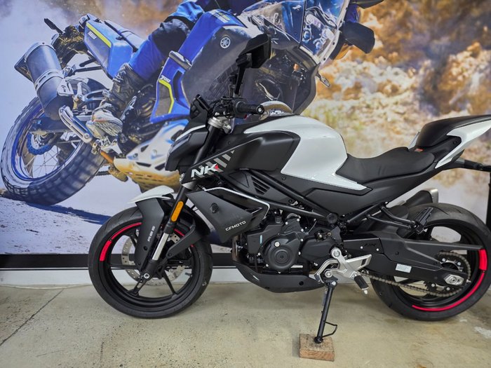 2024 CFMOTO 450 NK WHITE