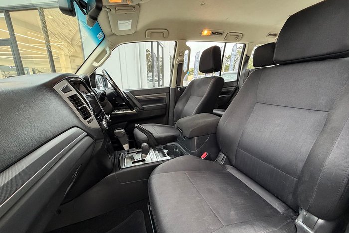 2019 Mitsubishi Pajero GLX