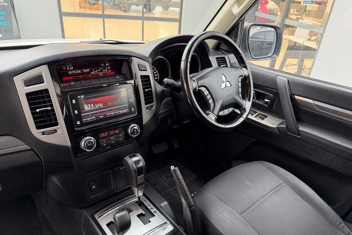 2019 Mitsubishi Pajero GLX