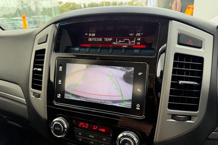 2019 Mitsubishi Pajero GLX