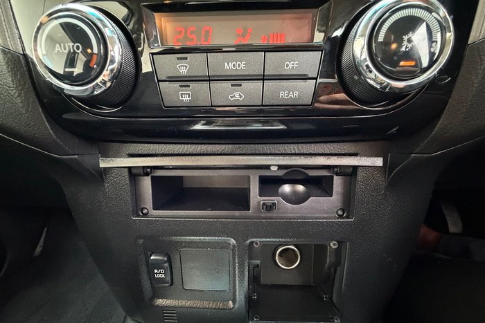 2019 Mitsubishi Pajero GLX