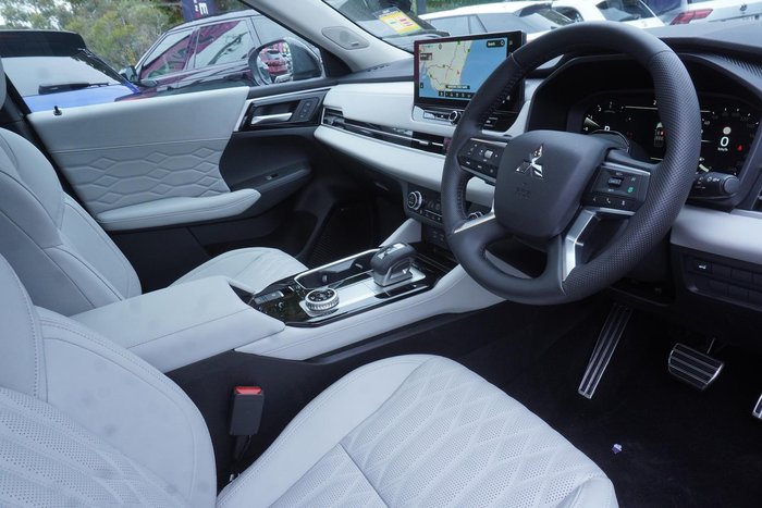 2025 Mitsubishi Outlander Exceed