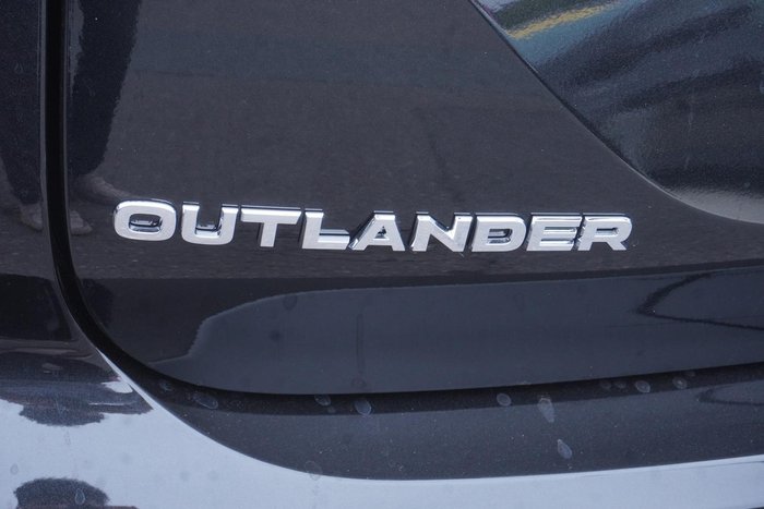 2025 Mitsubishi Outlander Exceed