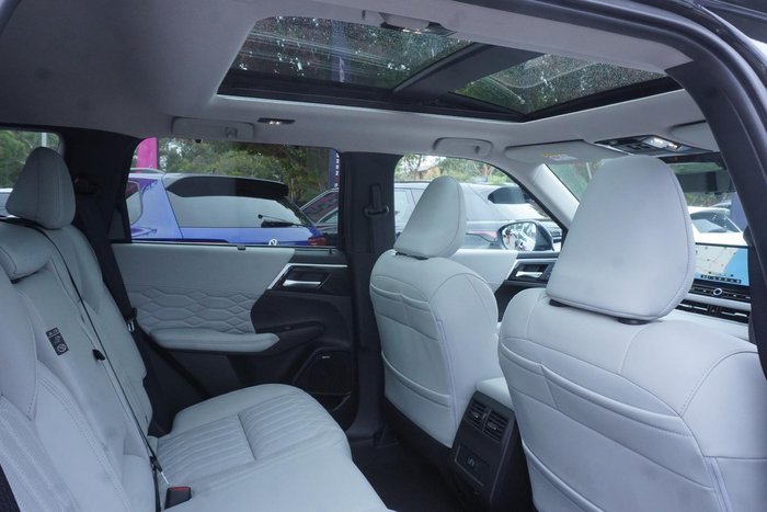 2025 Mitsubishi Outlander Exceed