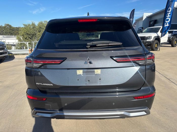 2025 Mitsubishi Outlander LS ZM MY24 White Diamond