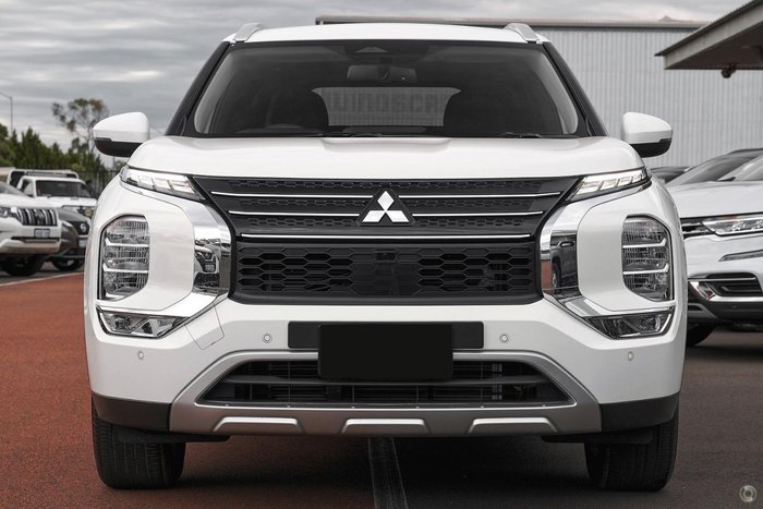 2025 Mitsubishi Outlander LS ZM MY24 White Diamond