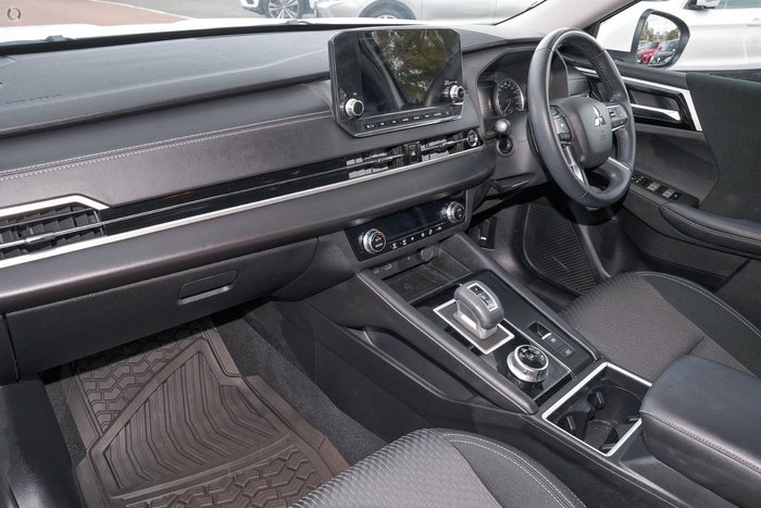 2025 Mitsubishi Outlander LS ZM MY24 White Diamond