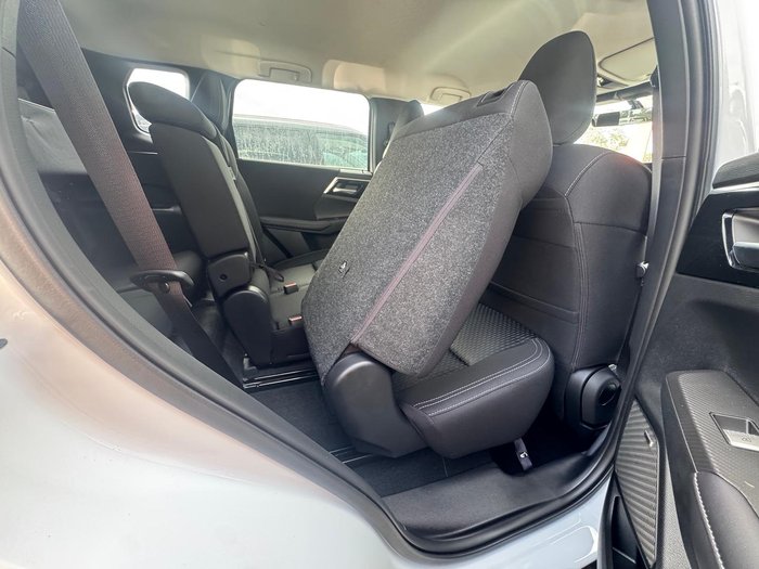 2025 Mitsubishi Outlander LS