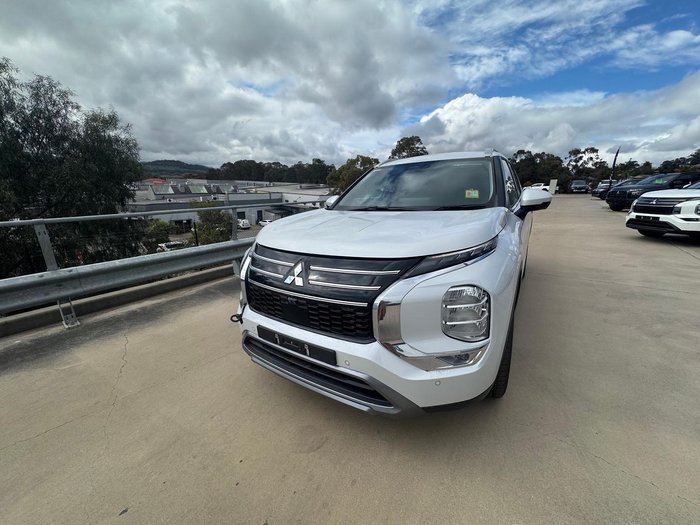 2025 Mitsubishi Outlander